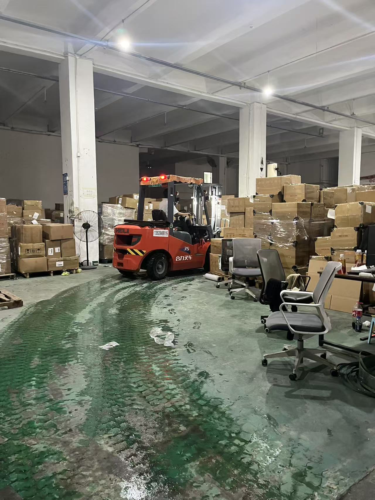 Forklift handling in the warehouse